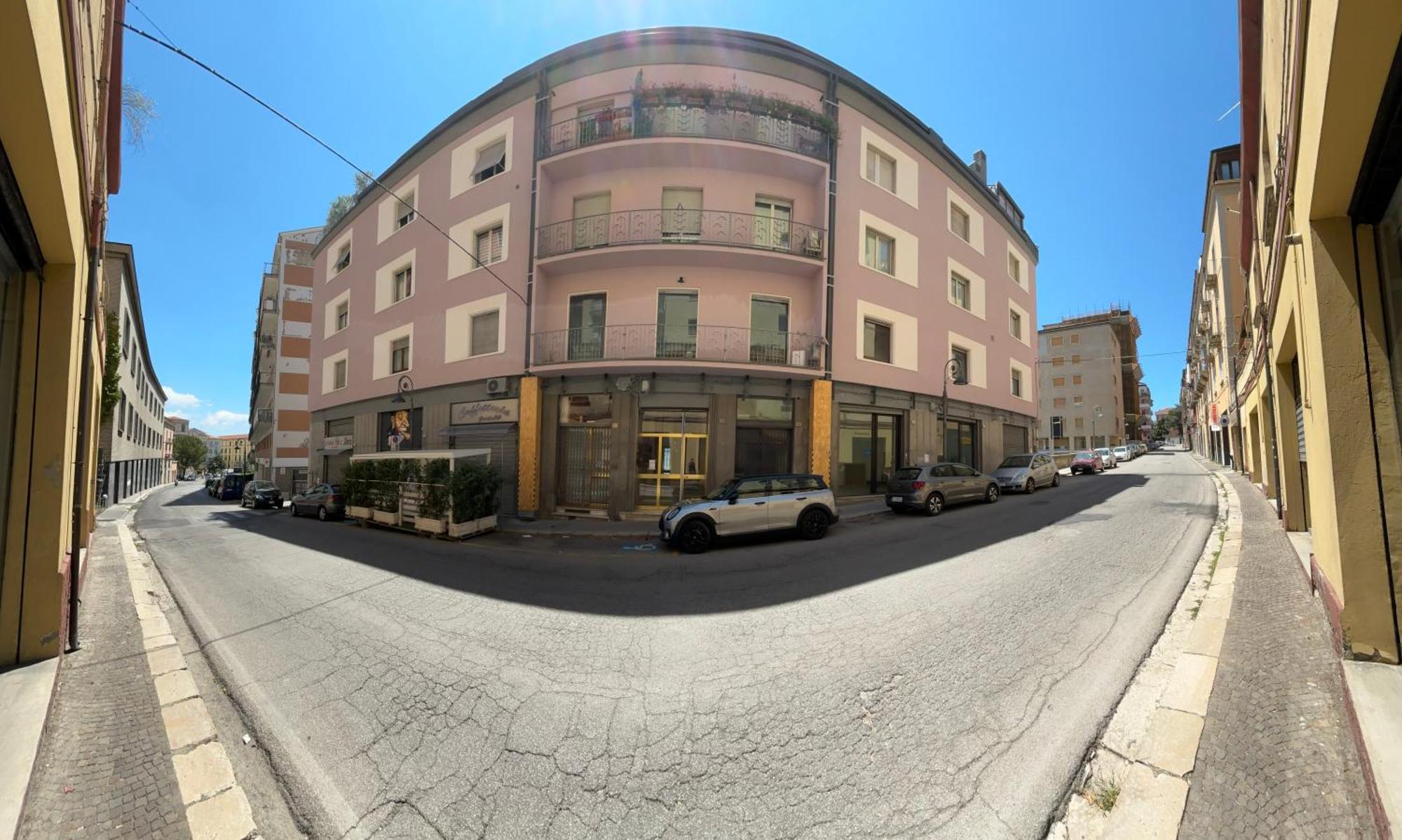 Essential Room & Parking In Centro Citta Con Parcheggio Privato E Wifi Potenza Exterior foto