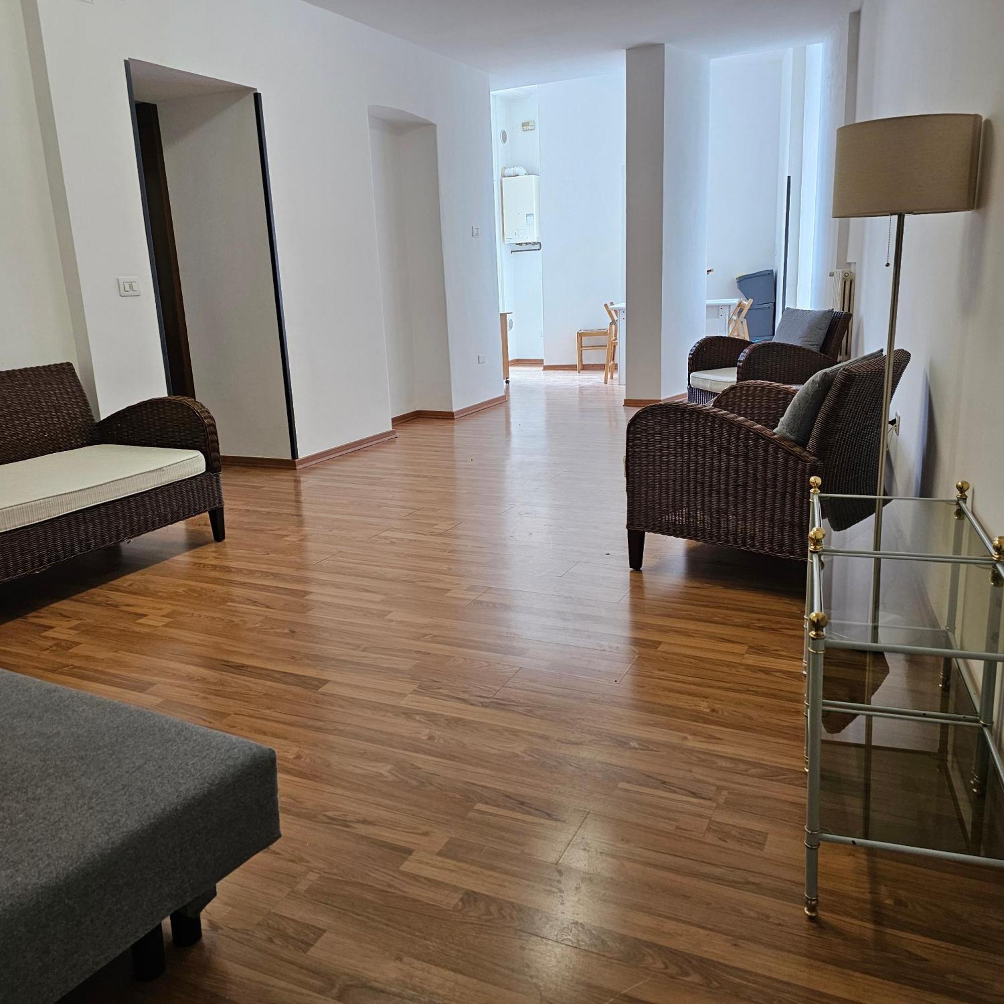Essential Room & Parking In Centro Citta Con Parcheggio Privato E Wifi Potenza Exterior foto
